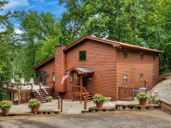 400 Matrix Cir, Ellijay, GA 30540