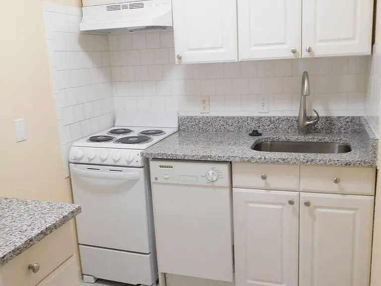 1055 Beacon St — Photo 11