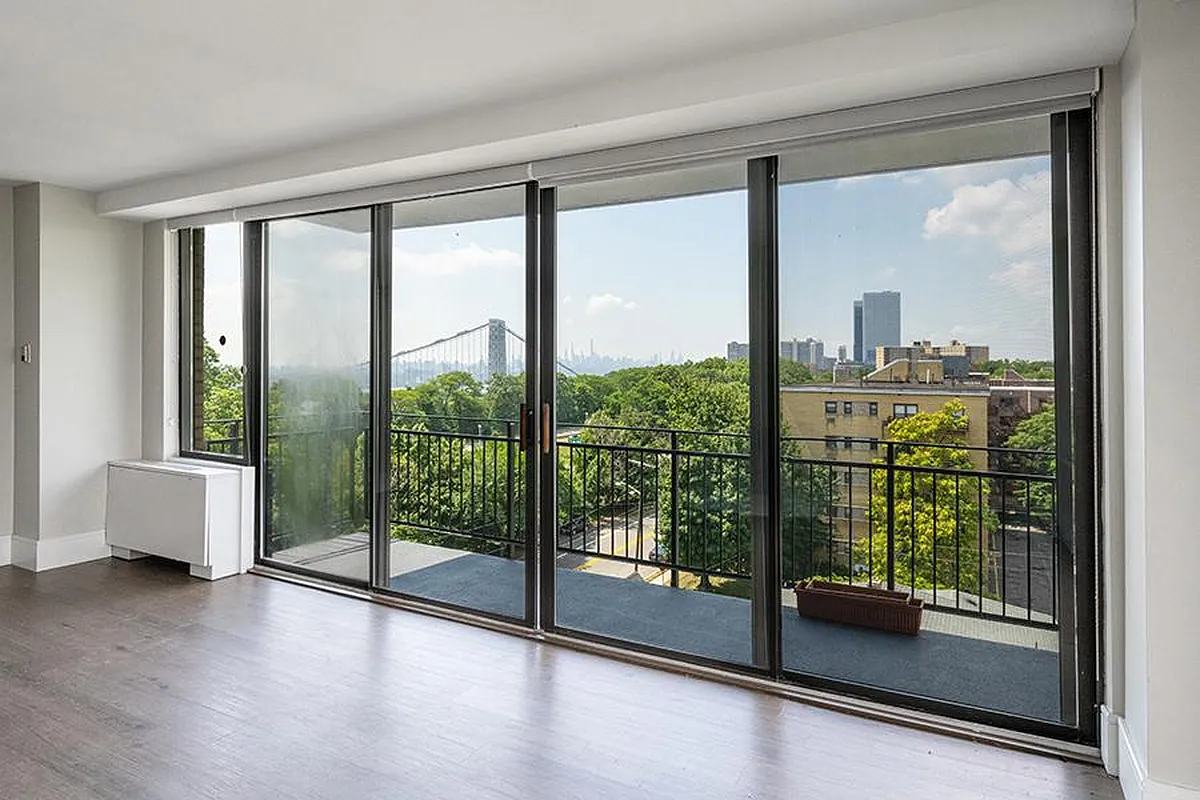 2400 Hudson Terrace 1E