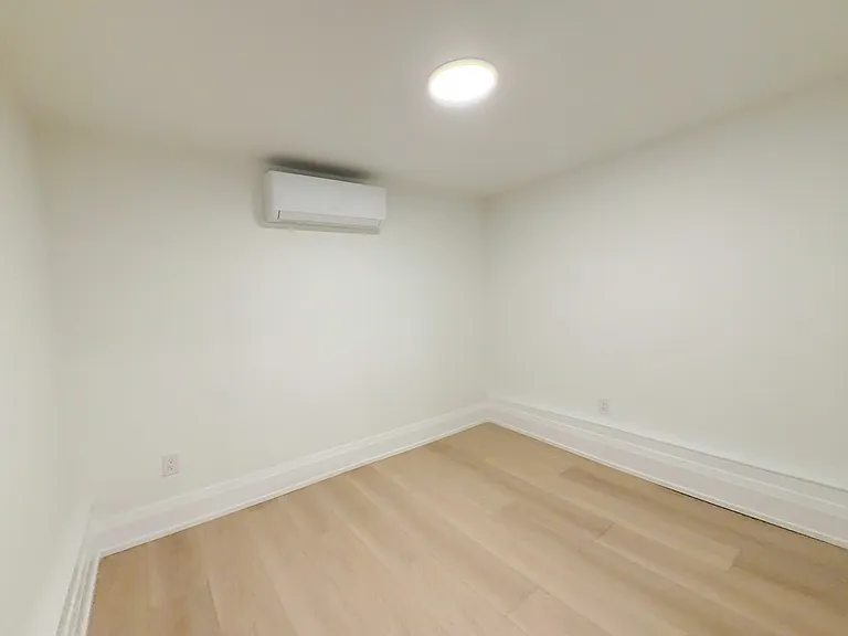 271 Madison Ave S #269 — Photo 7
