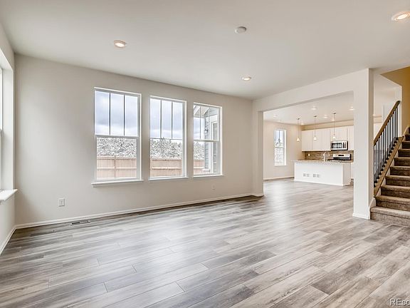 3rd image of 610 Avena Dr