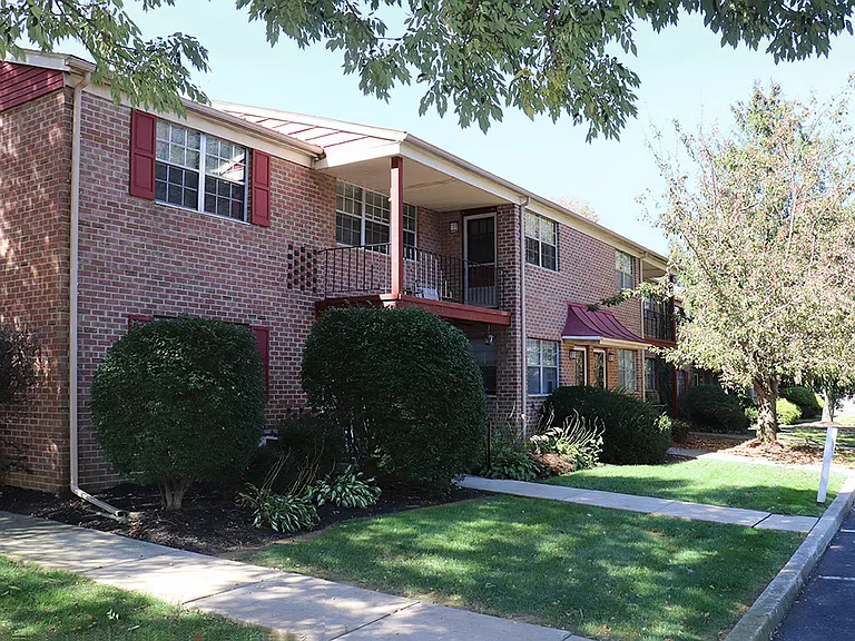 Quaint apartments off Cedar Crest