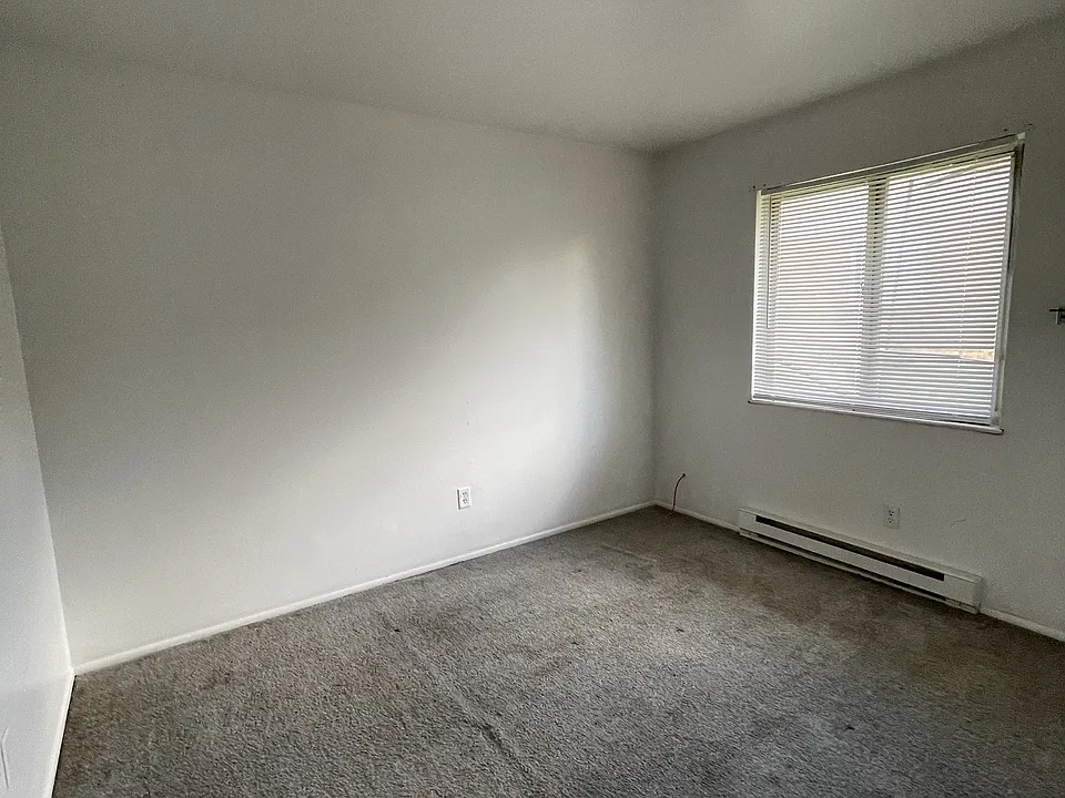 4341 Powell Rd #4