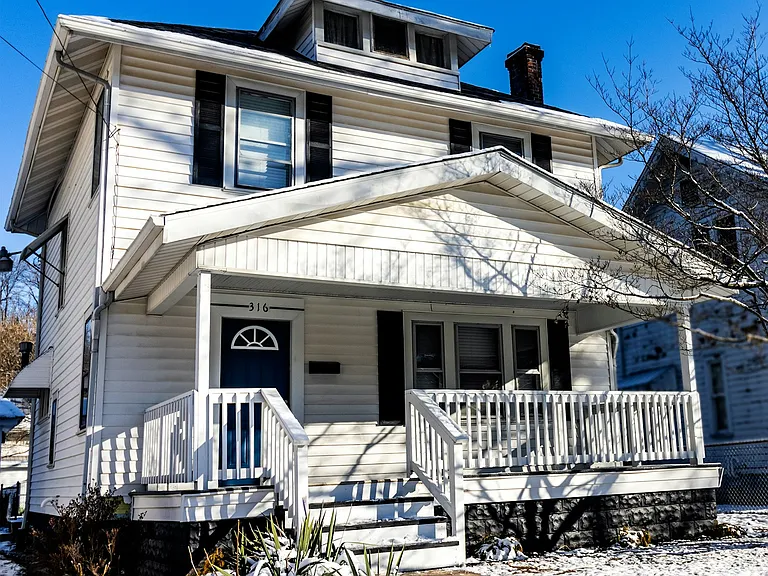 316 Ferguson Ct — Photo 2