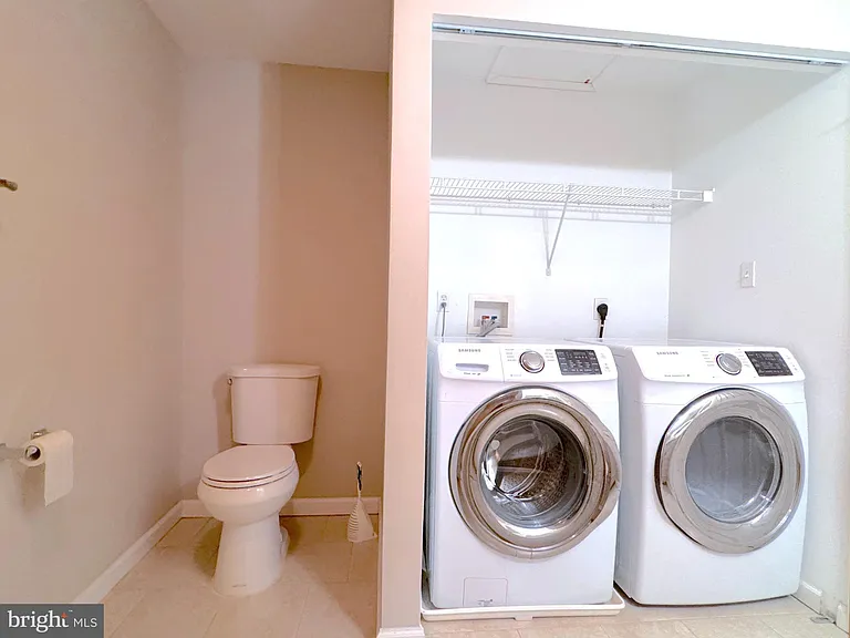 354 N Barrington Ct — Photo 26