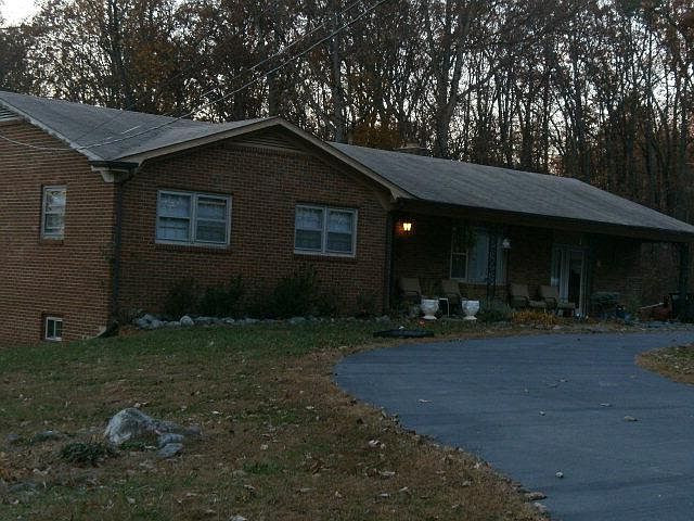 2nd image of 122 Baronwood Rd