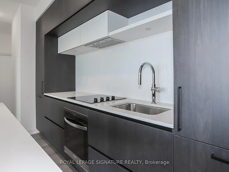 6 David Eyer Rd #601 — Photo 6
