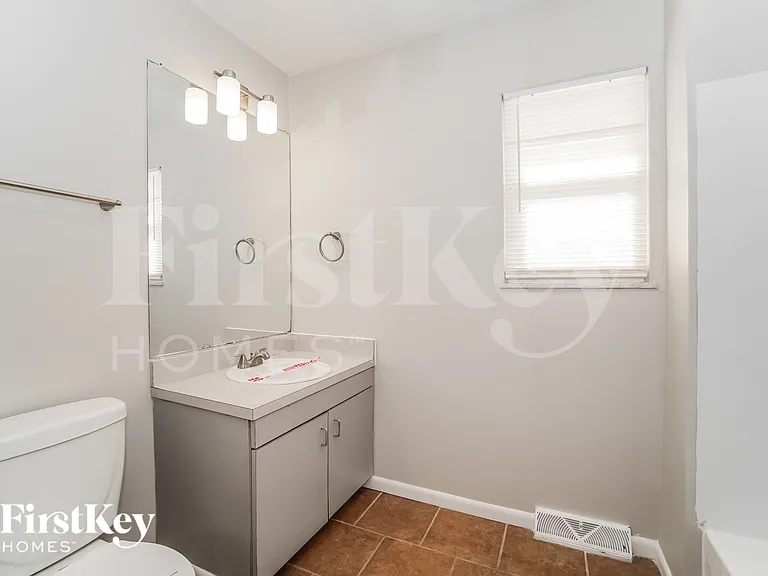 1369 Greenock Rd — Photo 17