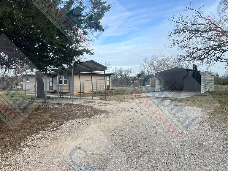 18251 SE 29th St — Photo 3