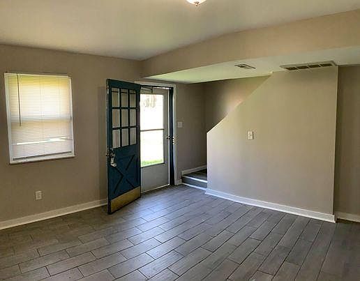 1st image of 109 Cottage Dr