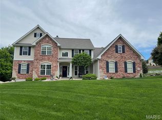 12438 Grandview Lake Dr, Saint Louis, MO 63127