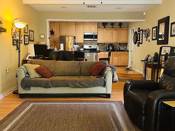 4th image of 7701 Lasaine Ave