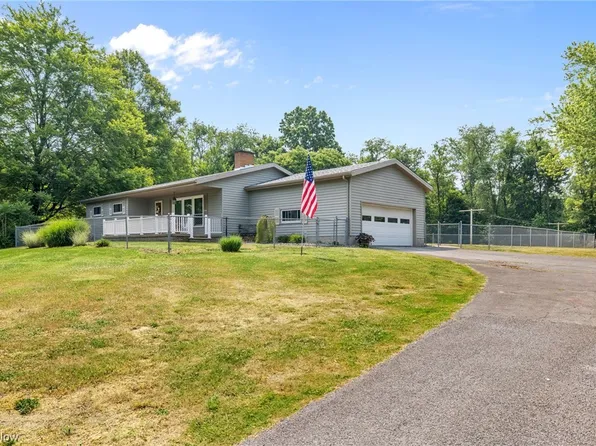 1317 Valley Dr, Wellsville, OH 43968