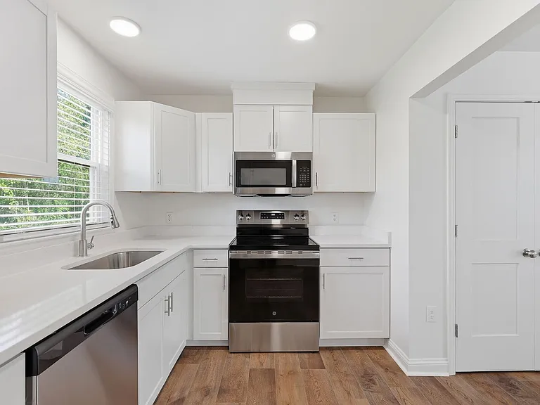 1520 Audubon Dr — Photo 12