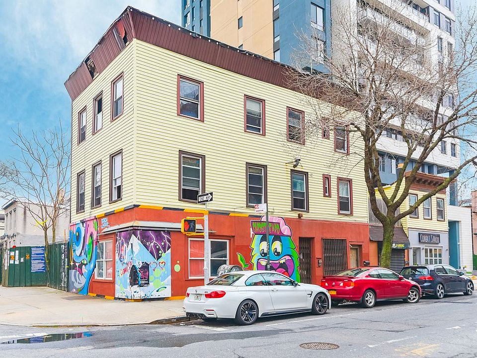 1st image of 317 Wythe Ave #1