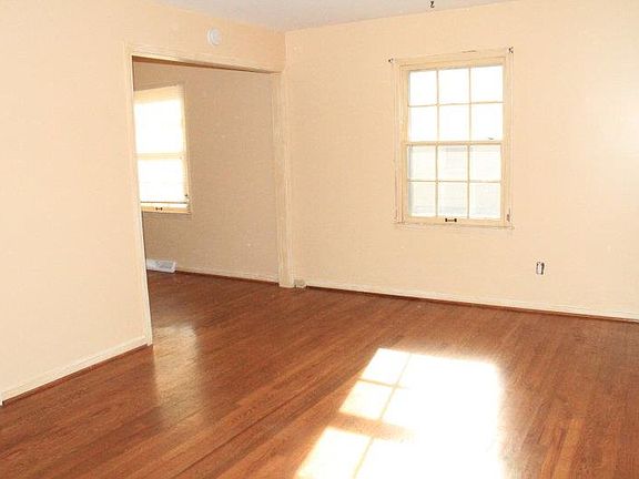 3rd image of 6605 Floyd St