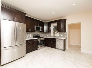 20413 Murdock Ave, Saint Albans, NY 11412