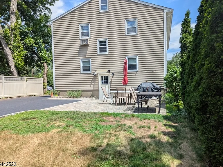 52 Mechanic St — Photo 12