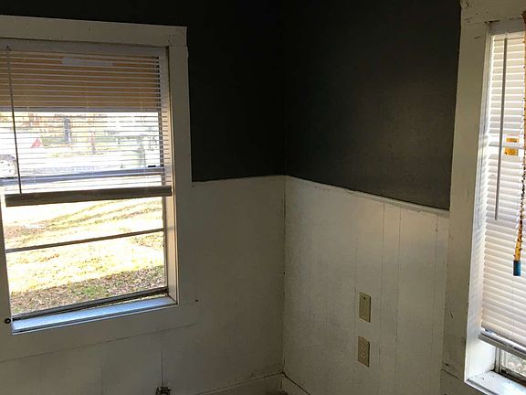 3rd image of 109 Peach St #A