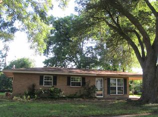 1405 Peach St, Vidalia, LA 71373