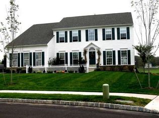 938 Clubhouse Dr, Harleysville, PA 19438