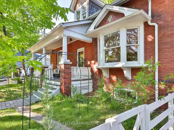 139 Hammersmith Ave, Toronto, ON M4E 2W5