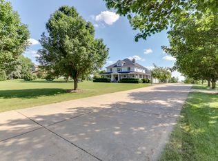 1301 W Front St, Roanoke, IL