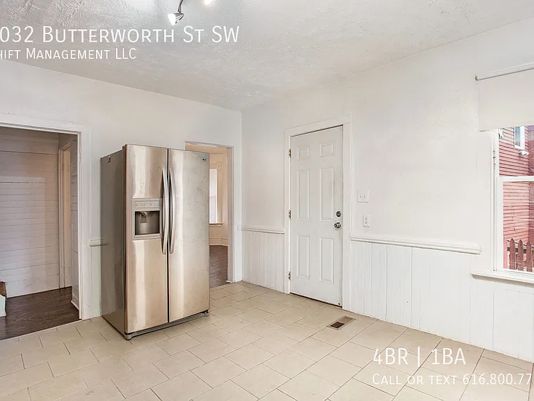 1032 Butterworth St SW — Photo 5
