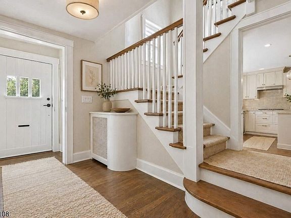 3rd image of 387 Beech Spring Rd