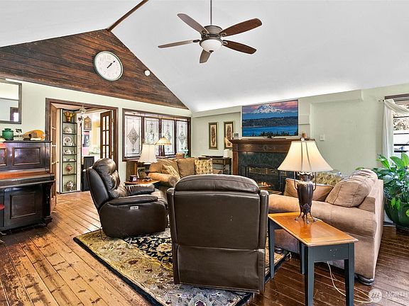 3rd image of 27021 Lower Burnett Road E