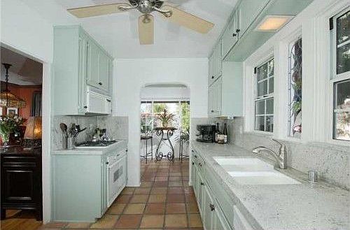 3rd image of 5161 Canterbury Dr