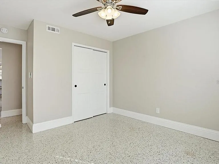 510 115th Ave — Photo 17