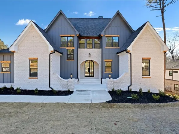 6113 Deepwater Cv, Gainesville, GA 30506