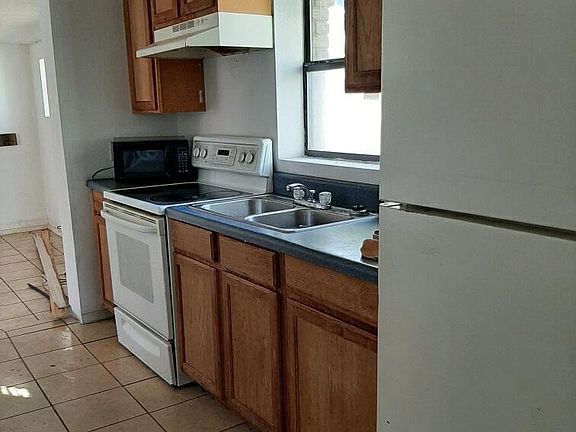 5th image of 1001 N M St