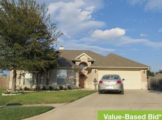 500 Cherry Tree Ct, Saginaw, TX 76179