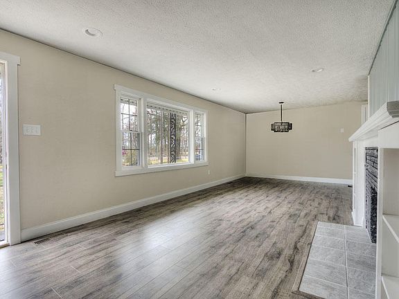 5th image of 329 Victor Dr