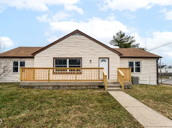 49 Center St, Whiteland, IN 46184