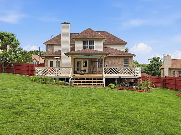 3rd image of 409 Roma Ct