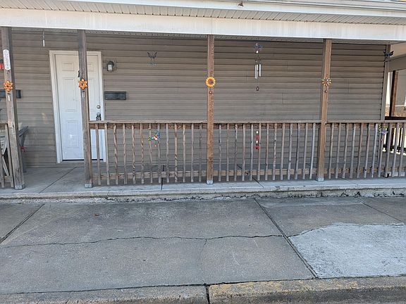 5th image of 102 E Ayre St #1