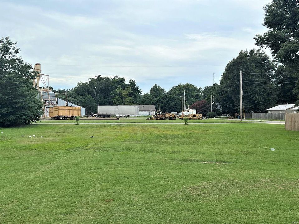 2nd image of 0 Lots Of Railroad St