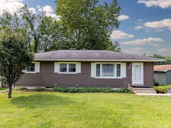 2161 Rainbow Dr, Waterloo, IA 50701