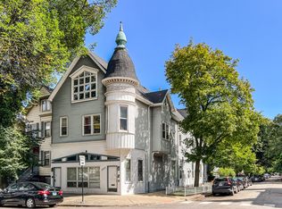 3035 N Southport Ave, Chicago, IL 60657
