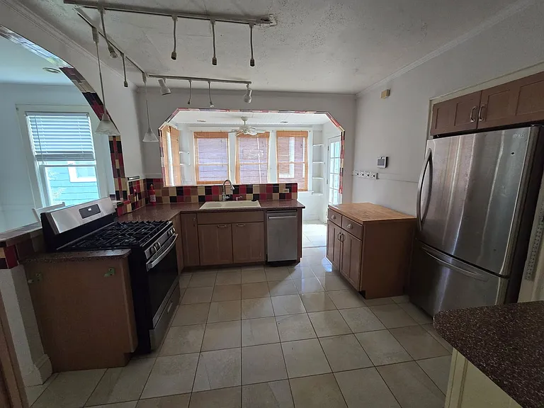 1635 E Ocean View Ave — Photo 9