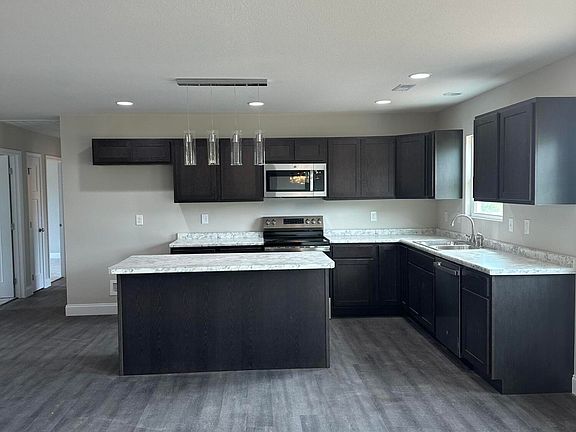 4th image of 113 Magnolia Way