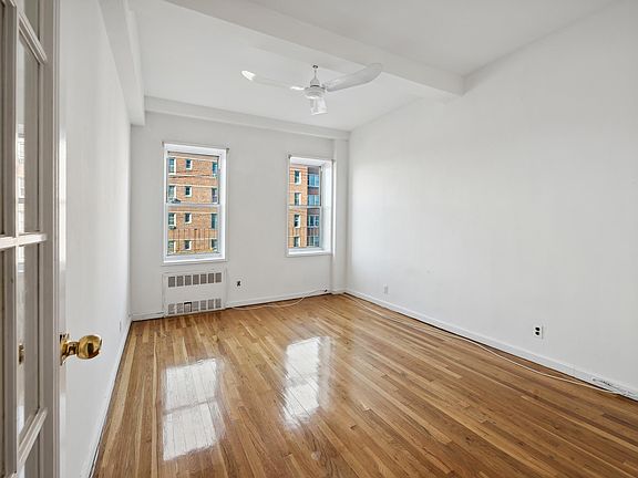 5th image of 309 N Broadway