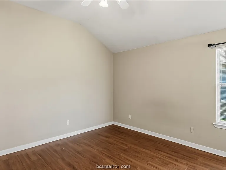 921 Windmeadows Dr — Photo 19