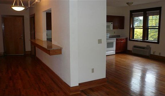 Foyer to Kitchen