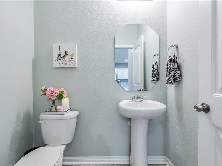 125 Groesbeck Ln — Photo 8