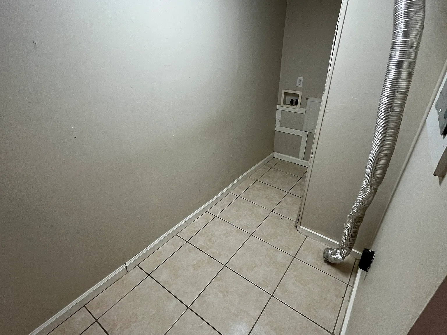 2 bed, 1100 sqft, $1,550 — Photo 4