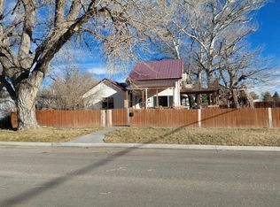 733 S 7th St, Douglas, WY 82633